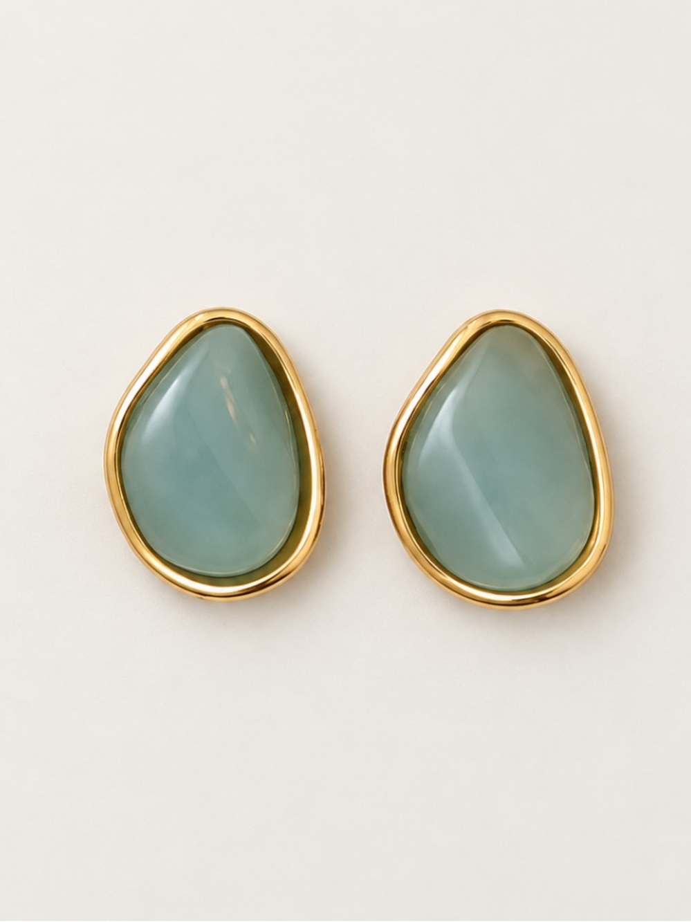 New! Blue Teardrop Post Earrings NWOT 1026